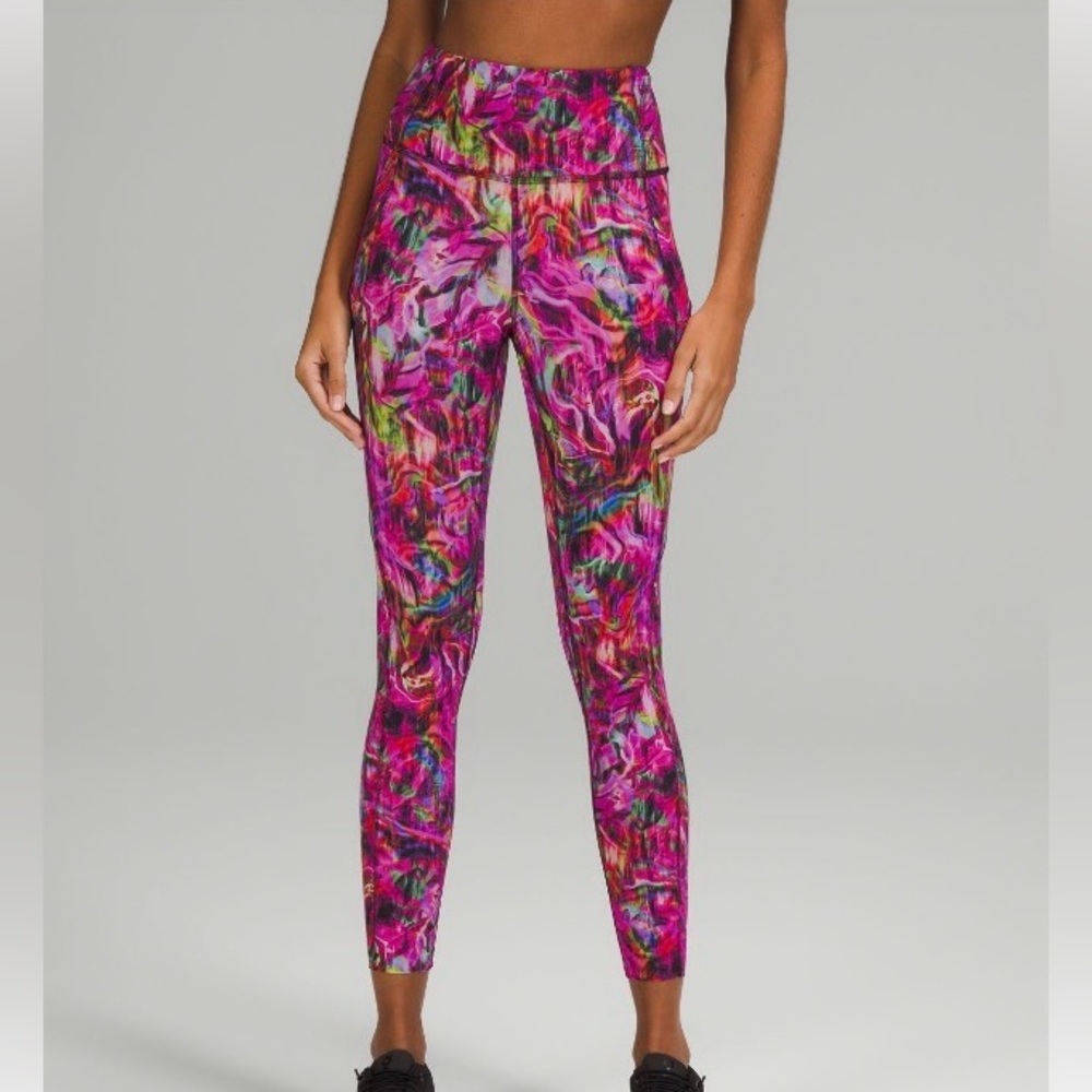 Women’s Lululemon Fast and Free 25 in Tight, Size 4